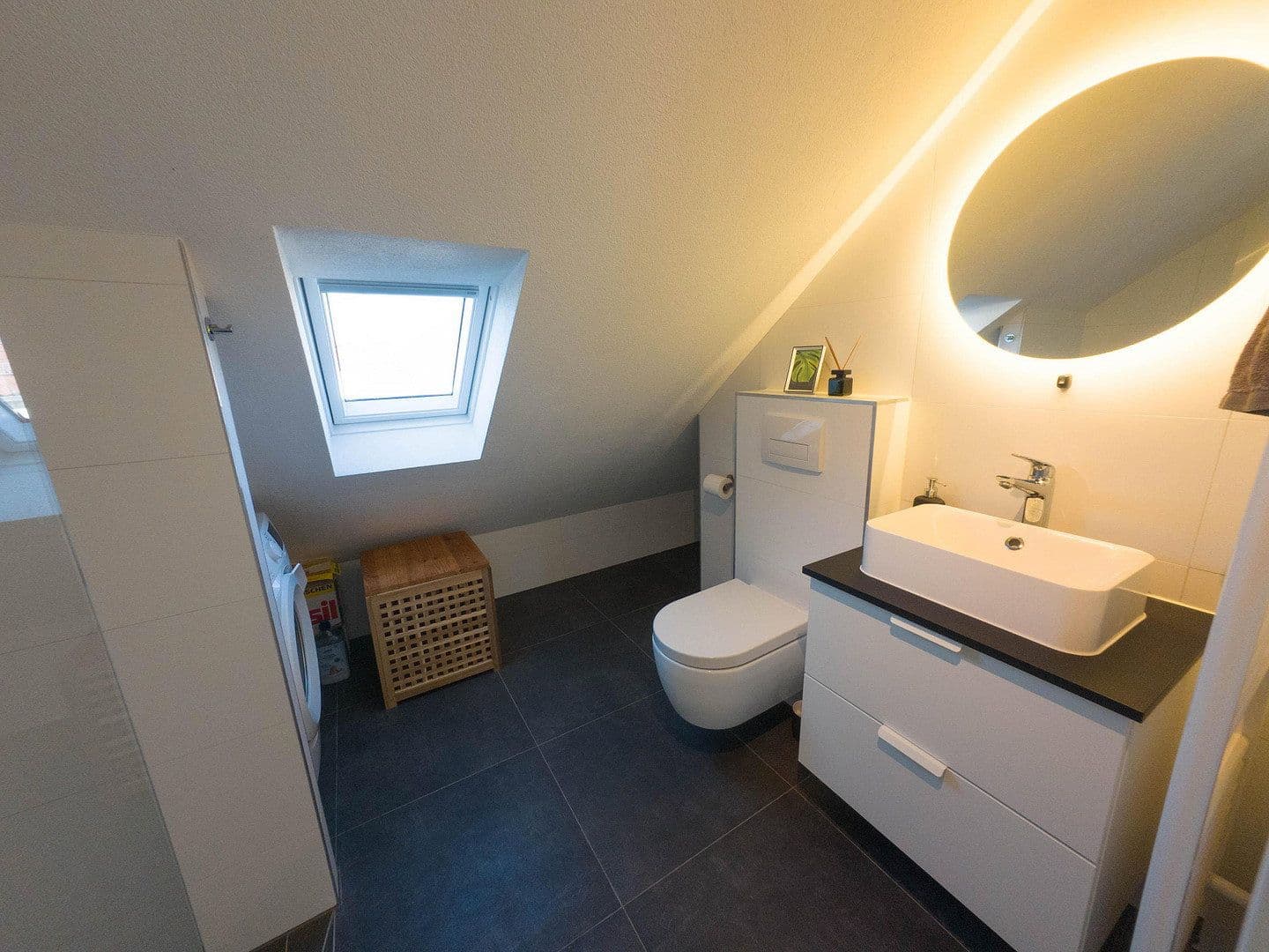 Prenájom bytu 4-izbový 97 m², Büsnauer Straße 15, Leonberg, Bádensko-Wurttembersko Prenájom bytu 4-izbový 97 m², Büsnauer Straße 15, Leonberg, Bádensko-Wurttembersko