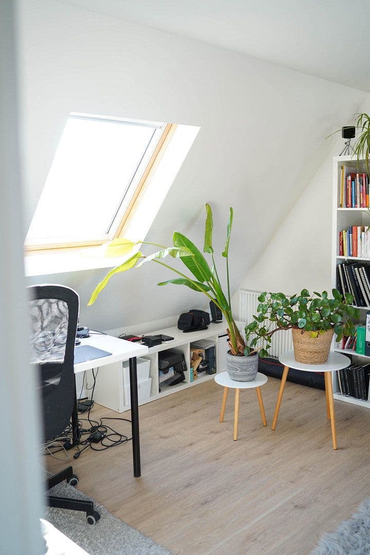 Prenájom bytu 4-izbový 97 m², Büsnauer Straße 15, Leonberg, Bádensko-Wurttembersko Prenájom bytu 4-izbový 97 m², Büsnauer Straße 15, Leonberg, Bádensko-Wurttembersko