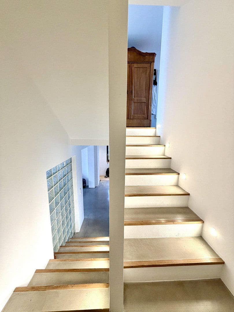 Predaj domu 285 m², pozemek 672 m², windach, Bavorsko Predaj domu 285 m², pozemek 672 m², windach, Bavorsko