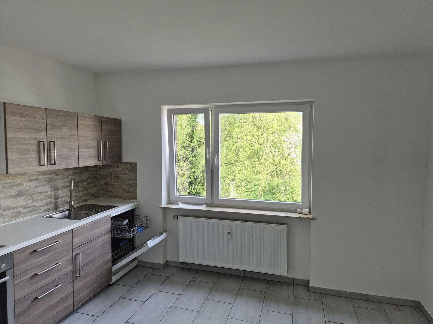 Prenájom bytu 1-izbový 43 m², Robert-Koch-Straße 8, Leverkusen, Severné Porýnie - Westfálsko Prenájom bytu 1-izbový 43 m², Robert-Koch-Straße 8, Leverkusen, Severné Porýnie - Westfálsko