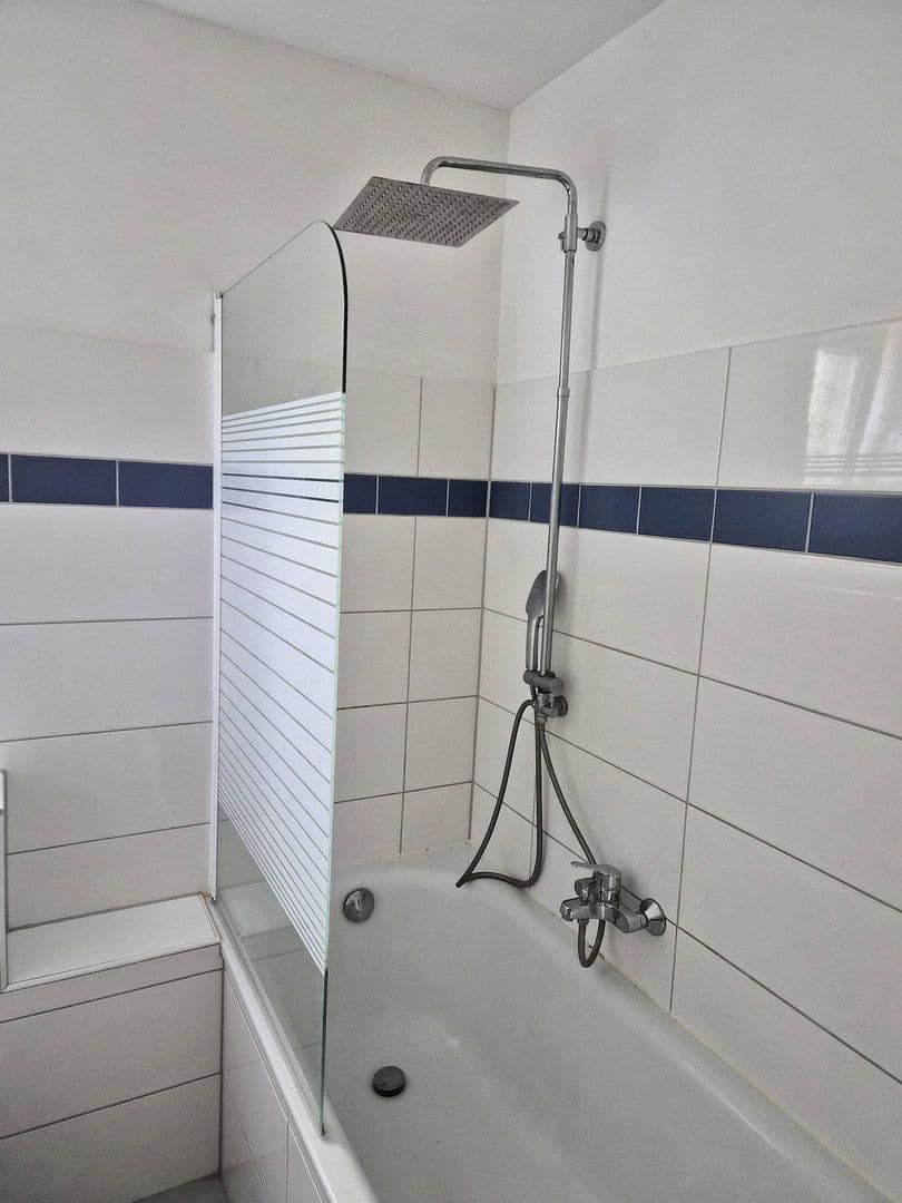 Prenájom bytu 1-izbový 43 m², Robert-Koch-Straße 8, Leverkusen, Severné Porýnie - Westfálsko Prenájom bytu 1-izbový 43 m², Robert-Koch-Straße 8, Leverkusen, Severné Porýnie - Westfálsko