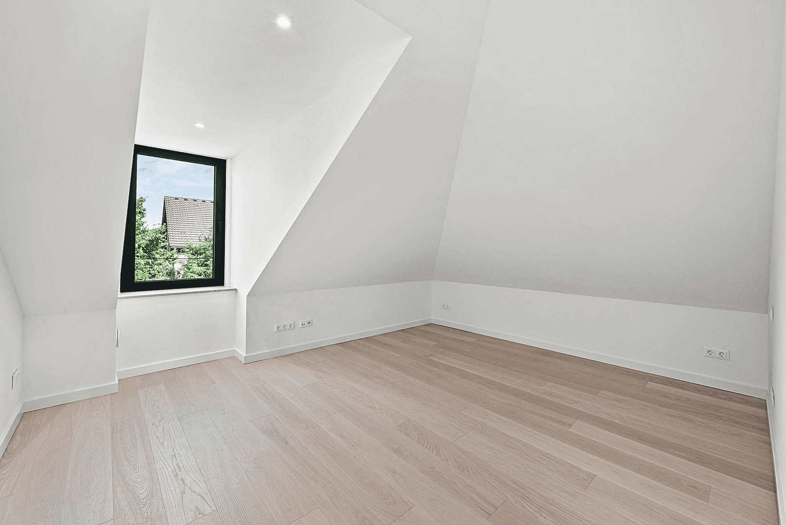 Predaj domu 246 m², pozemek 306 m², Sembdnerstraße 6, Germering, Bavorsko Predaj domu 246 m², pozemek 306 m², Sembdnerstraße 6, Germering, Bavorsko