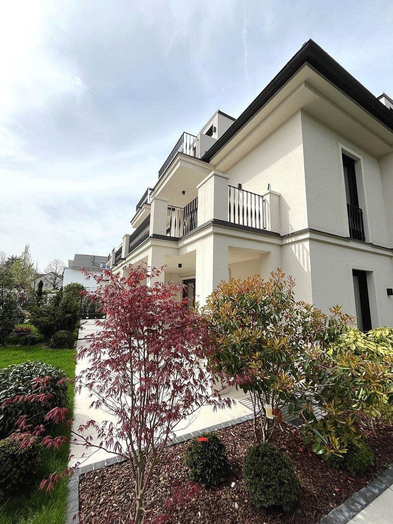 Predaj domu 246 m², pozemek 306 m², Sembdnerstraße 6, Germering, Bavorsko Predaj domu 246 m², pozemek 306 m², Sembdnerstraße 6, Germering, Bavorsko