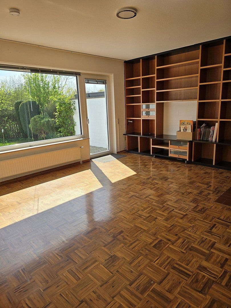 Predaj domu 135 m², pozemek 168 m², Ronnenberg, Dolné Sasko Predaj domu 135 m², pozemek 168 m², Ronnenberg, Dolné Sasko