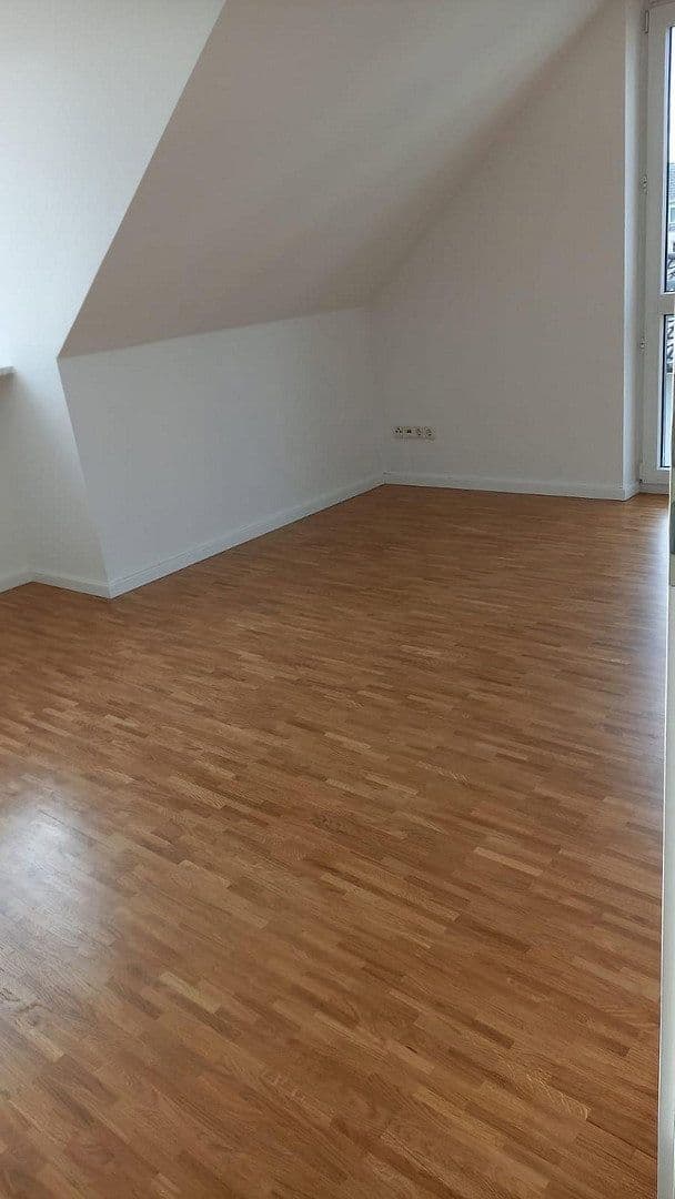 Prenájom domu 174 m², pozemek 256 m², München, Bavorsko Prenájom domu 174 m², pozemek 256 m², München, Bavorsko