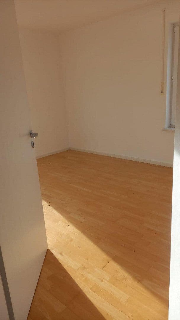 Prenájom domu 174 m², pozemek 256 m², München, Bavorsko Prenájom domu 174 m², pozemek 256 m², München, Bavorsko