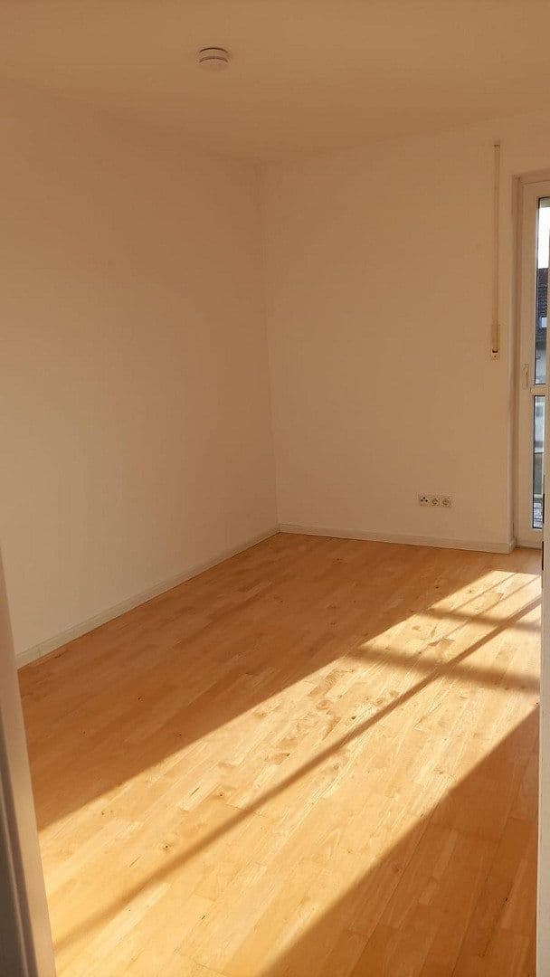 Prenájom domu 174 m², pozemek 256 m², München, Bavorsko Prenájom domu 174 m², pozemek 256 m², München, Bavorsko