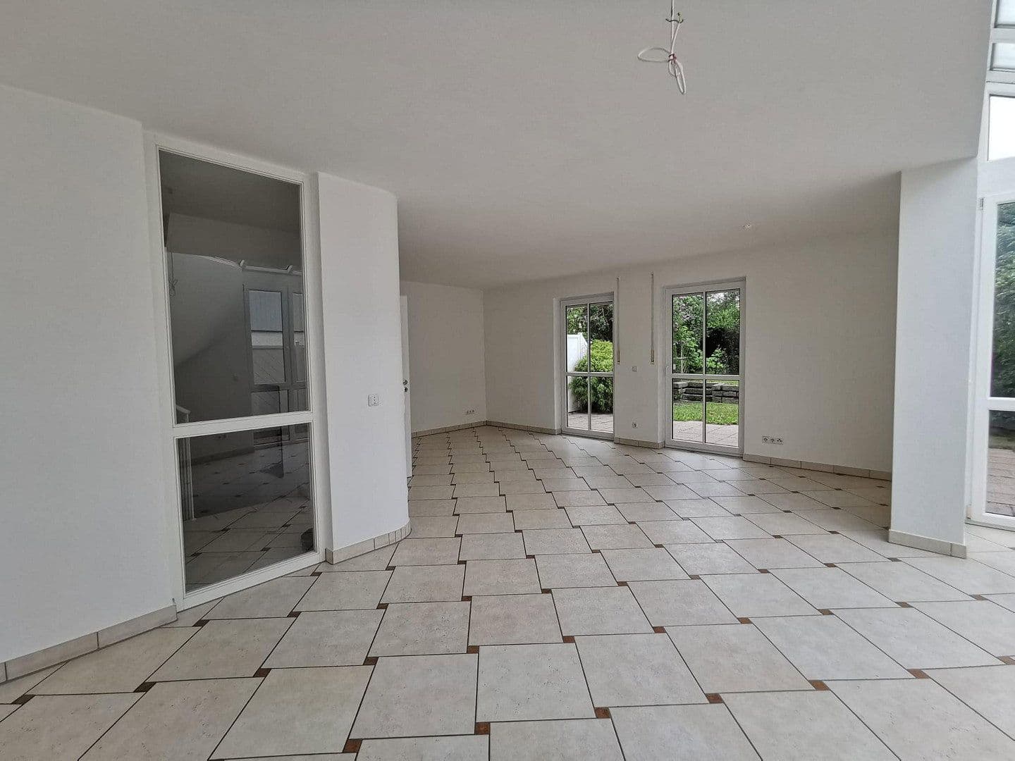 Prenájom domu 174 m², pozemek 256 m², München, Bavorsko Prenájom domu 174 m², pozemek 256 m², München, Bavorsko