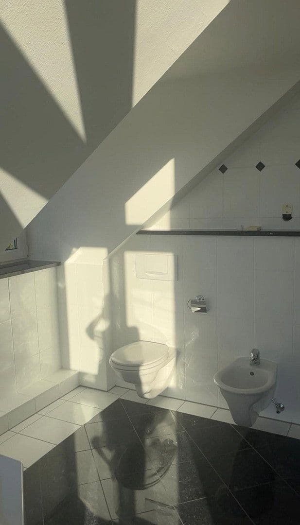 Prenájom domu 174 m², pozemek 256 m², München, Bavorsko Prenájom domu 174 m², pozemek 256 m², München, Bavorsko