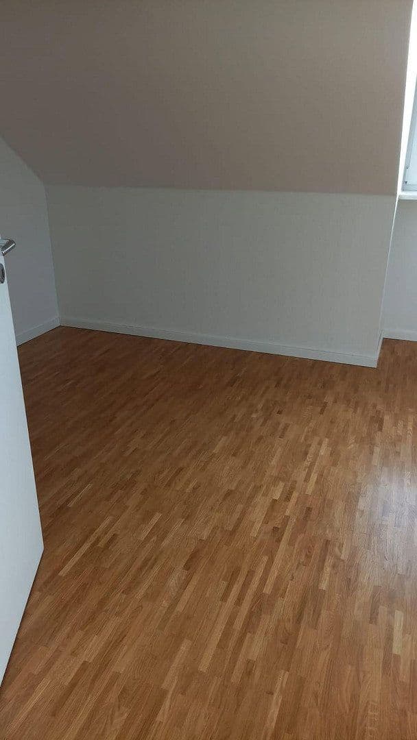 Prenájom domu 174 m², pozemek 256 m², München, Bavorsko Prenájom domu 174 m², pozemek 256 m², München, Bavorsko