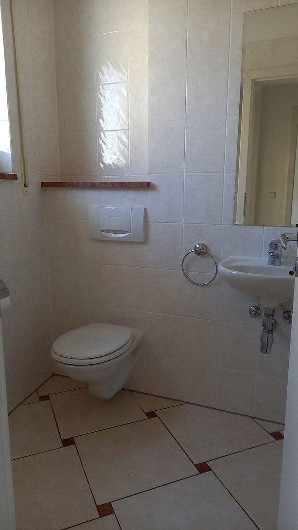 Prenájom domu 174 m², pozemek 256 m², München, Bavorsko Prenájom domu 174 m², pozemek 256 m², München, Bavorsko
