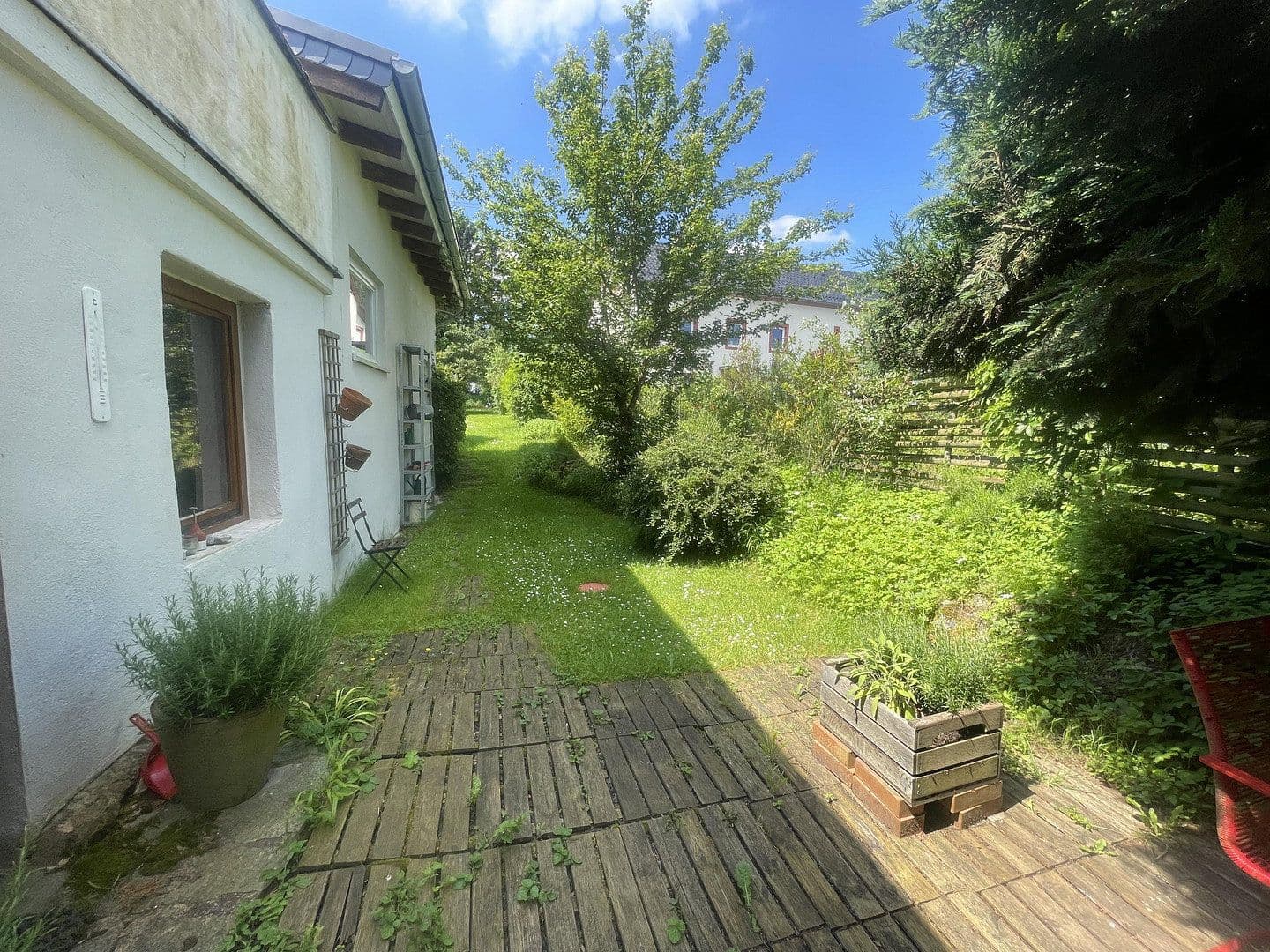 Predaj domu 195 m², pozemek 1.190 m², Üxheim, Porýnie-Falcko Predaj domu 195 m², pozemek 1.190 m², Üxheim, Porýnie-Falcko