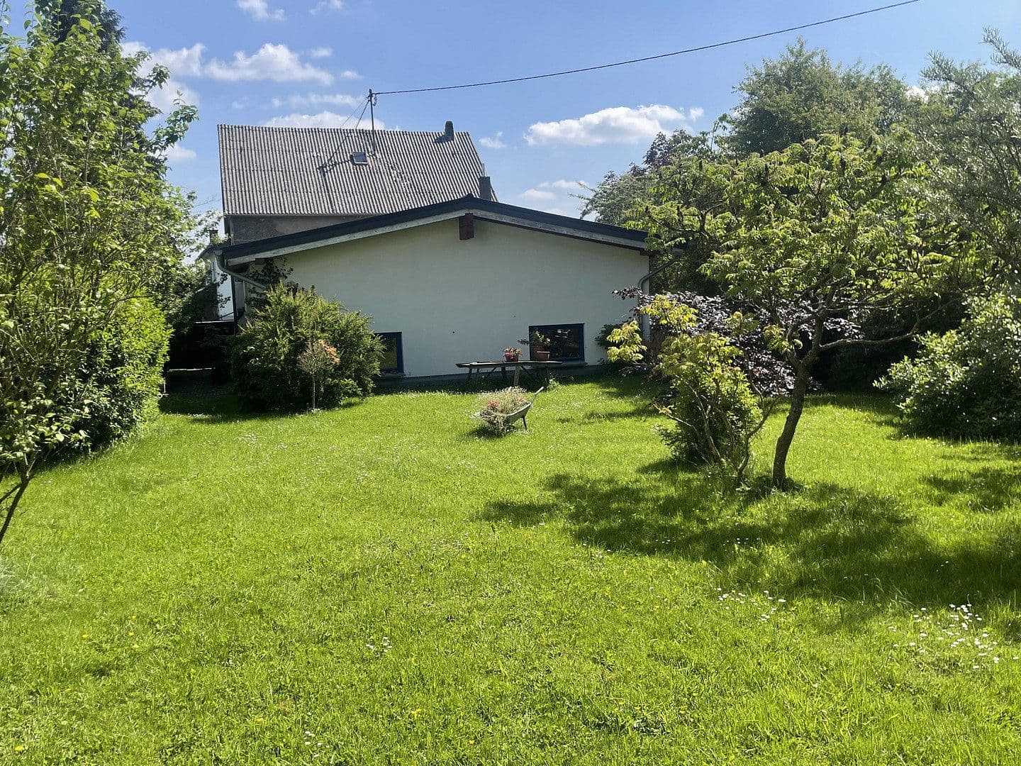 Predaj domu 195 m², pozemek 1.190 m², Üxheim, Porýnie-Falcko Predaj domu 195 m², pozemek 1.190 m², Üxheim, Porýnie-Falcko