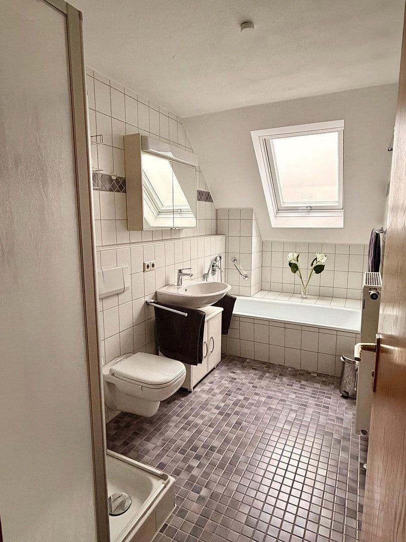 Predaj domu 150 m², pozemek 156 m², Waiblingen, Bádensko-Wurttembersko Predaj domu 150 m², pozemek 156 m², Waiblingen, Bádensko-Wurttembersko