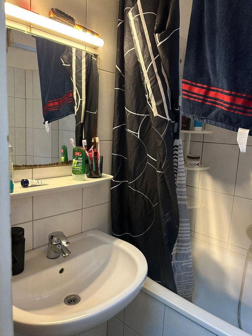 Prenájom bytu 1-izbový 30 m², Stockkampstraße 12, Düsseldorf, Severné Porýnie - Westfálsko Prenájom bytu 1-izbový 30 m², Stockkampstraße 12, Düsseldorf, Severné Porýnie - Westfálsko