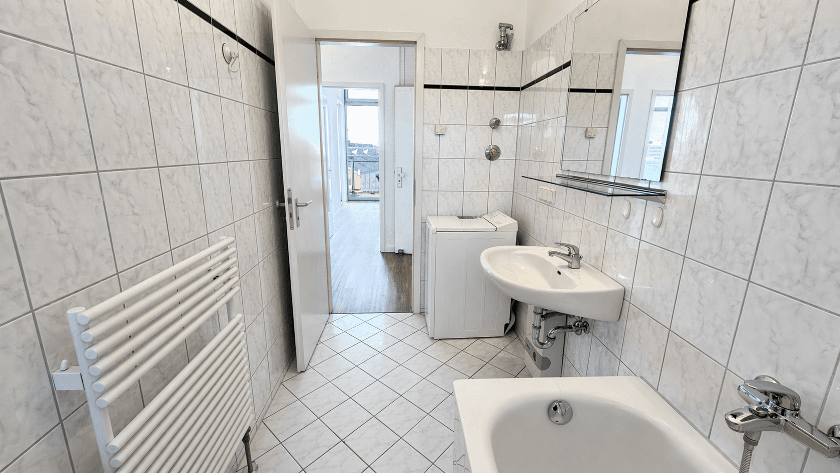 Predaj bytu 3-izbový 75 m², Berlin, Berlín Predaj bytu 3-izbový 75 m², Berlin, Berlín