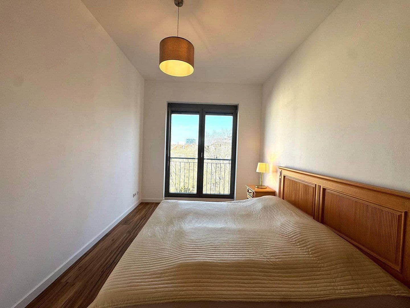 Predaj bytu 3-izbový 75 m², Berlin, Berlín Predaj bytu 3-izbový 75 m², Berlin, Berlín