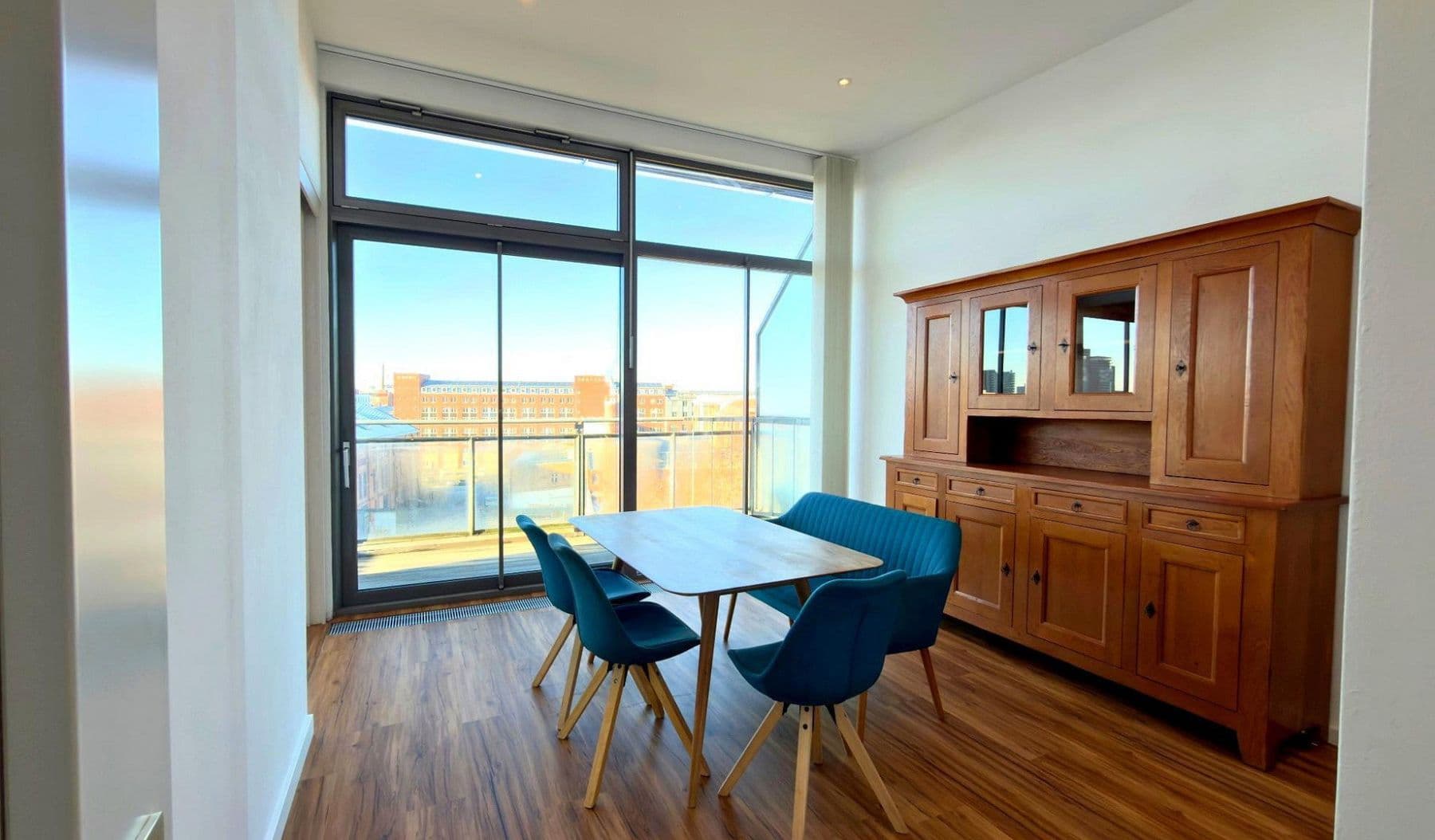 Predaj bytu 3-izbový 75 m², Berlin, Berlín Predaj bytu 3-izbový 75 m², Berlin, Berlín