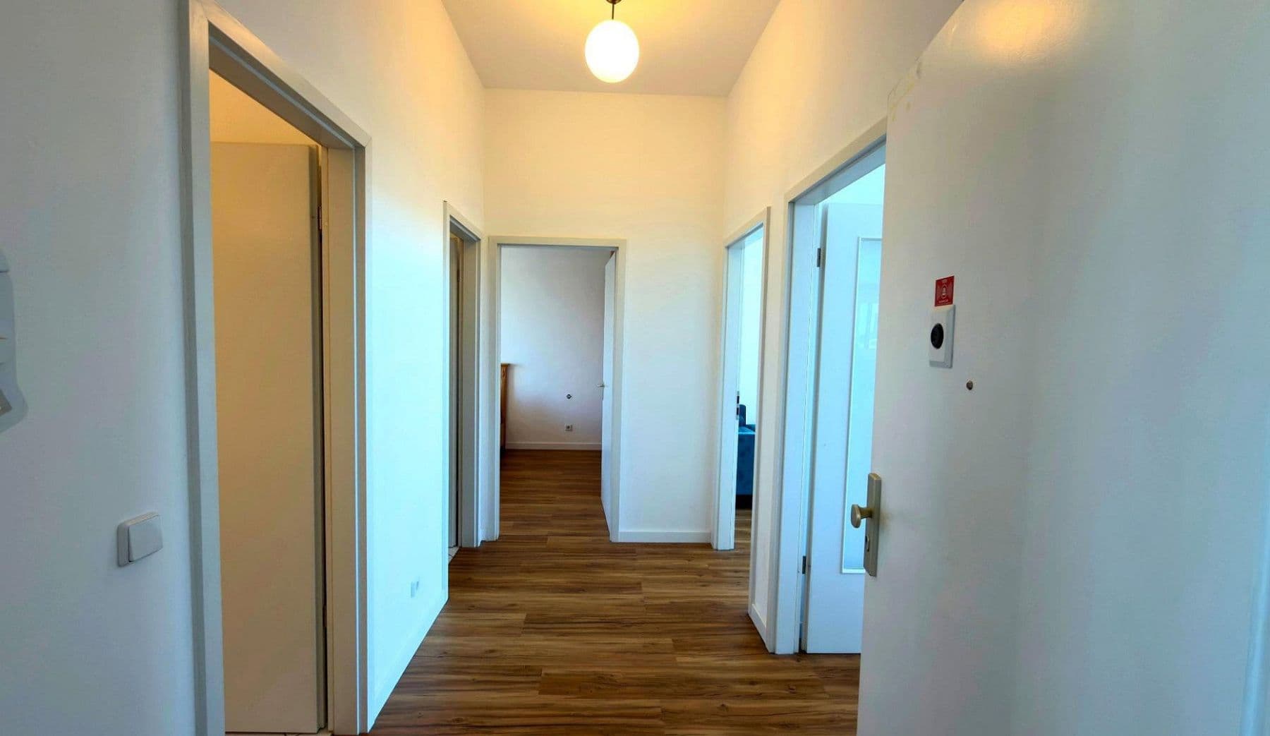 Predaj bytu 3-izbový 75 m², Berlin, Berlín Predaj bytu 3-izbový 75 m², Berlin, Berlín