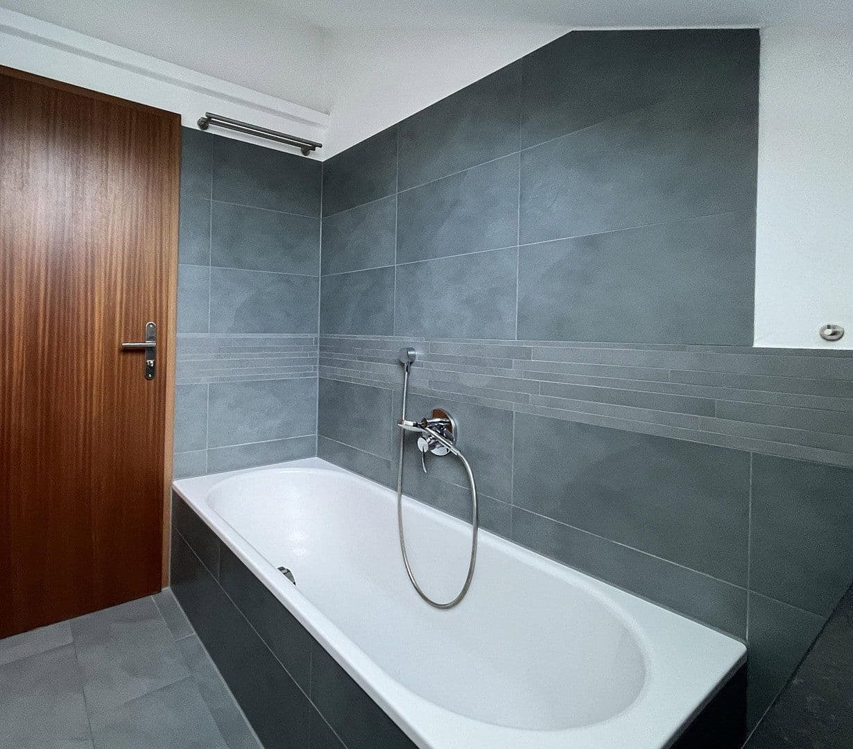 Predaj bytu 4-izbový 93 m², Raubling, Bavorsko Predaj bytu 4-izbový 93 m², Raubling, Bavorsko