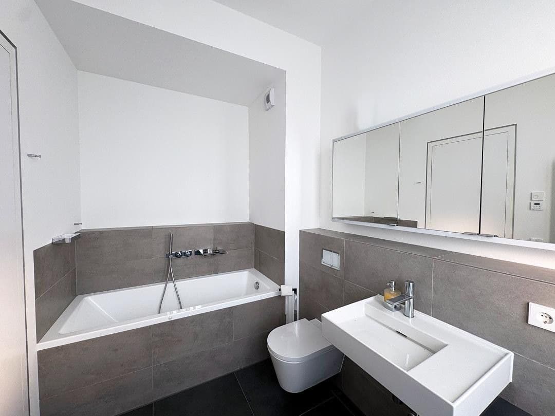 Predaj bytu 4-izbový 144 m², Frankfurt am Main, Hesensko Predaj bytu 4-izbový 144 m², Frankfurt am Main, Hesensko