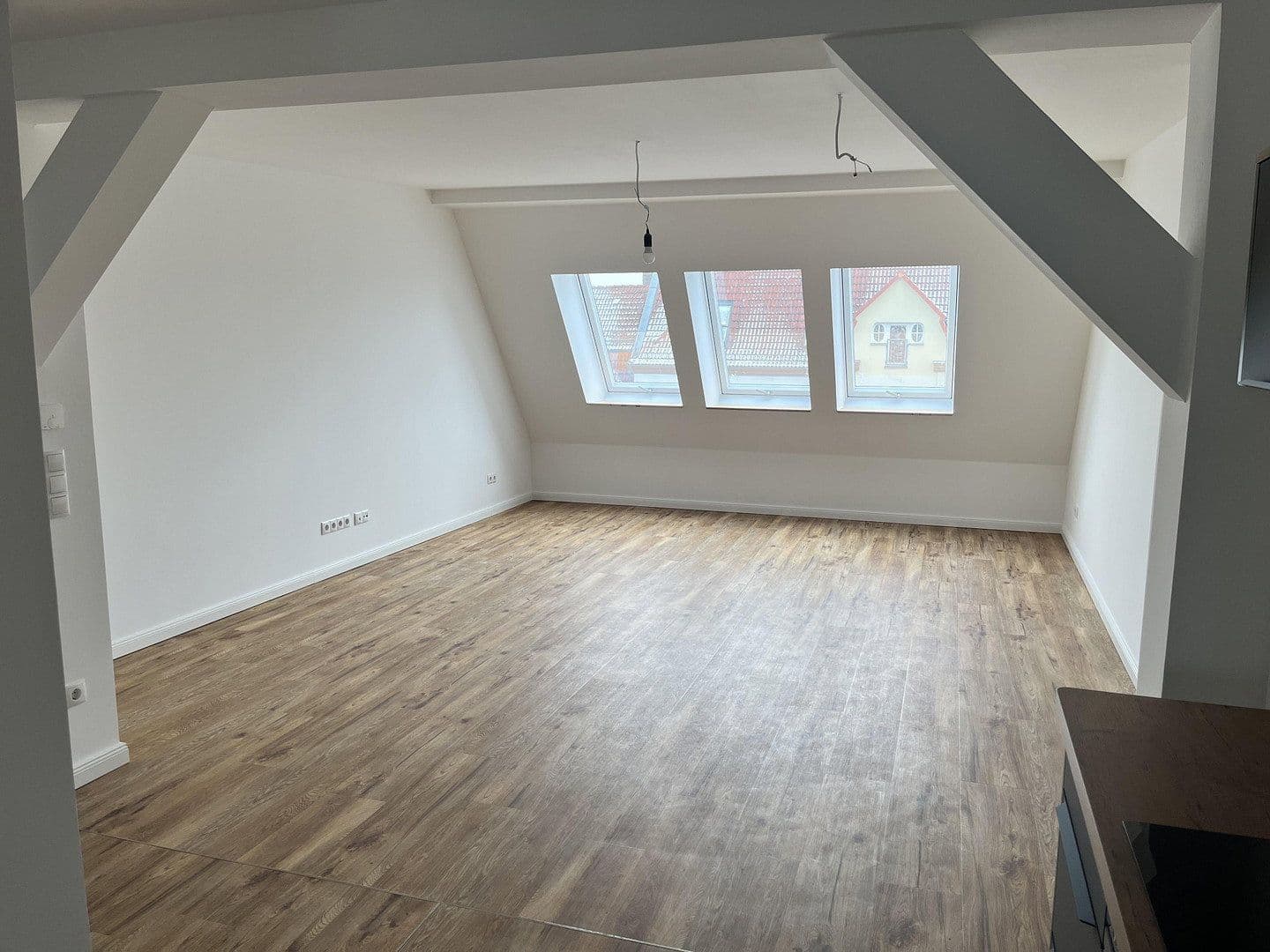 Prenájom bytu 3-izbový 102 m², Dietzgenstraße 93, Berlin, Berlín Prenájom bytu 3-izbový 102 m², Dietzgenstraße 93, Berlin, Berlín