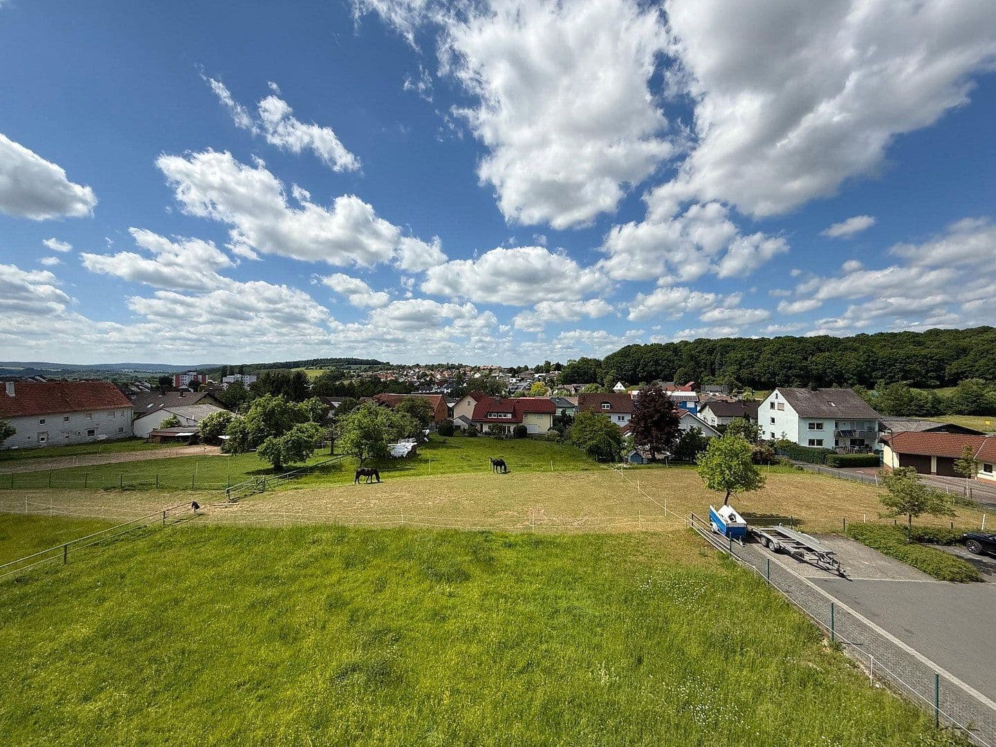Predaj domu 322 m², pozemek 707 m², Künzell, Hesensko Predaj domu 322 m², pozemek 707 m², Künzell, Hesensko