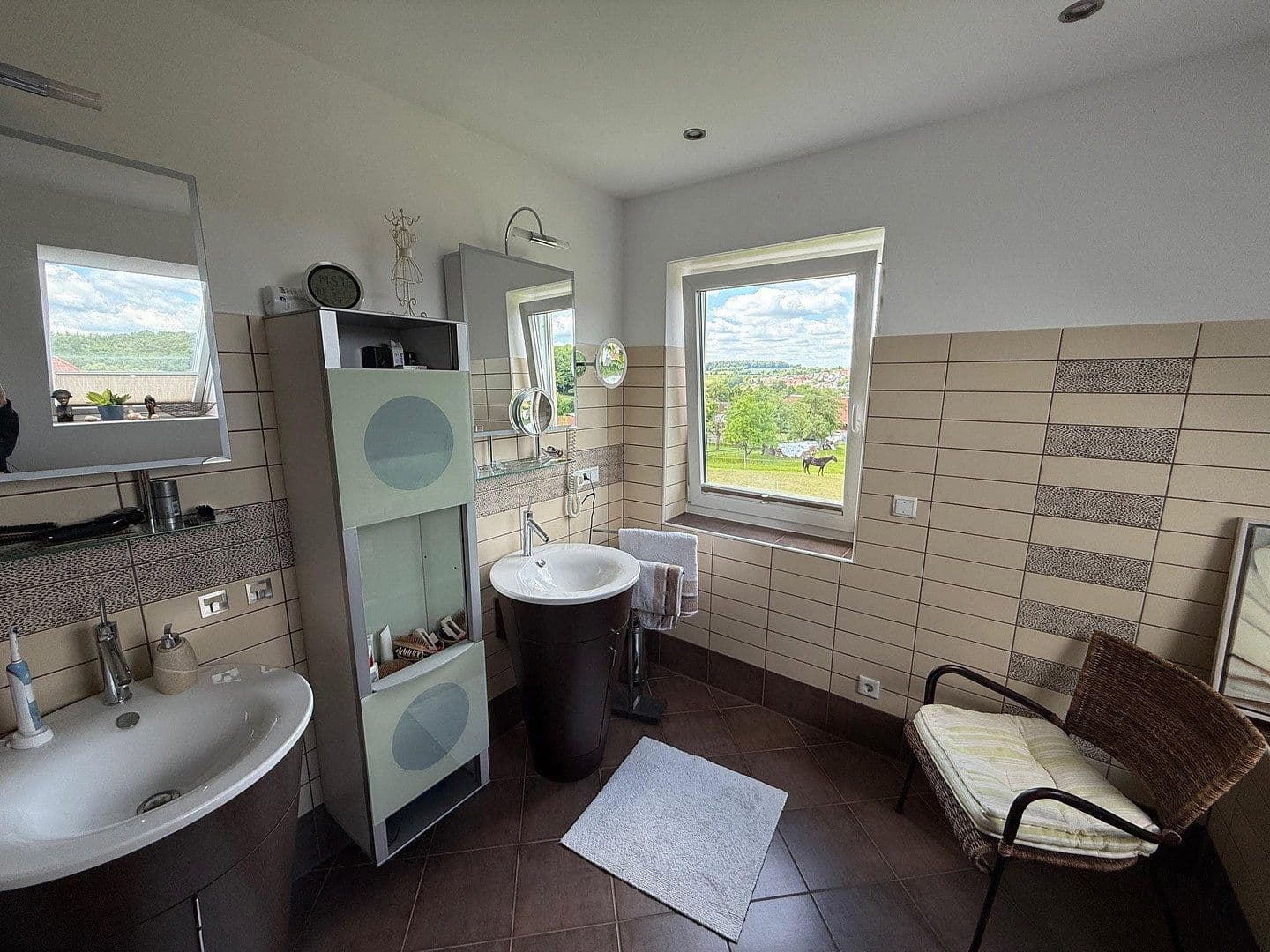 Predaj domu 322 m², pozemek 707 m², Künzell, Hesensko Predaj domu 322 m², pozemek 707 m², Künzell, Hesensko