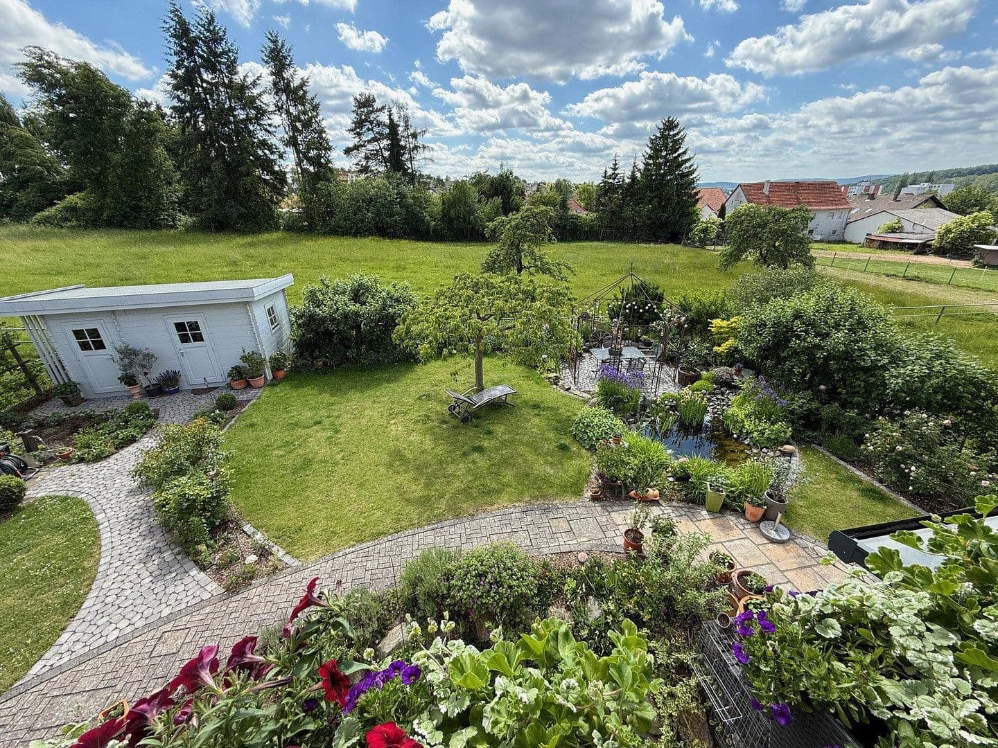 Predaj domu 322 m², pozemek 707 m², Künzell, Hesensko Predaj domu 322 m², pozemek 707 m², Künzell, Hesensko