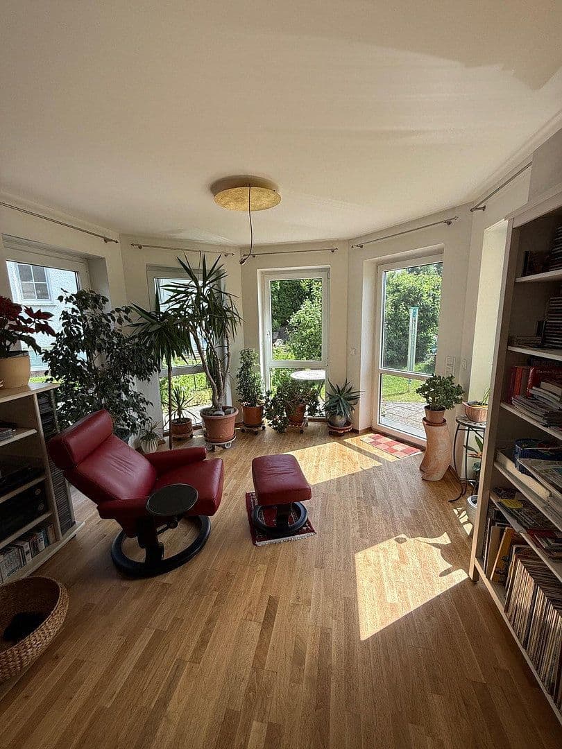 Predaj domu 322 m², pozemek 707 m², Künzell, Hesensko Predaj domu 322 m², pozemek 707 m², Künzell, Hesensko