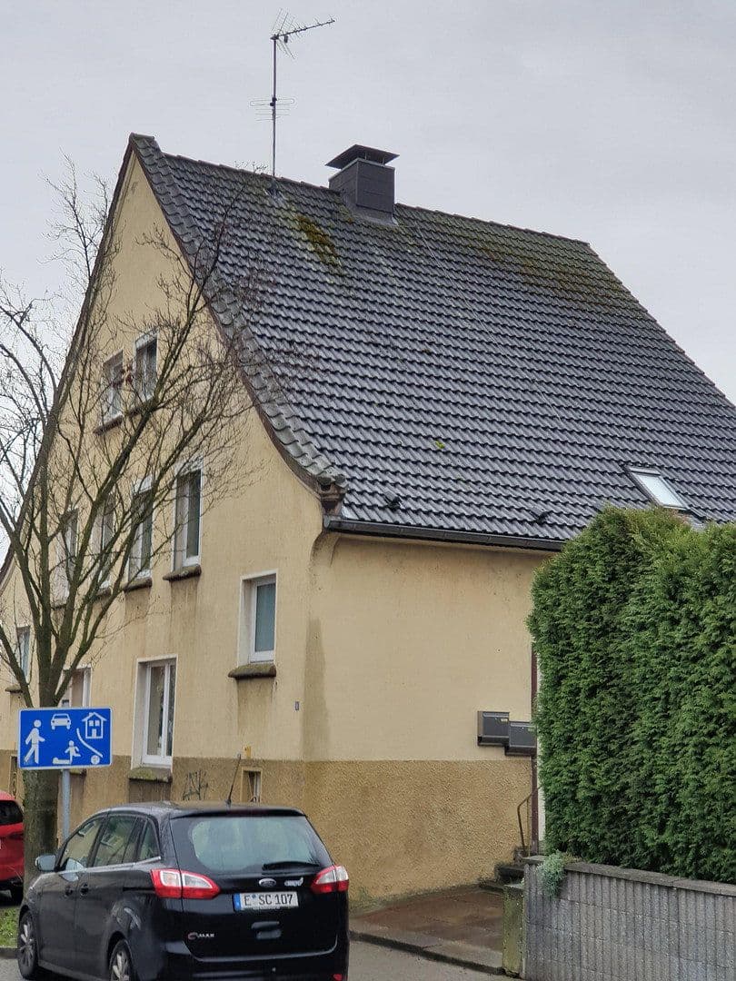 Predaj domu 120 m², pozemek 406 m², Heinrich-Lersch-Platz 9, Essen, Severné Porýnie - Westfálsko Predaj domu 120 m², pozemek 406 m², Heinrich-Lersch-Platz 9, Essen, Severné Porýnie - Westfálsko