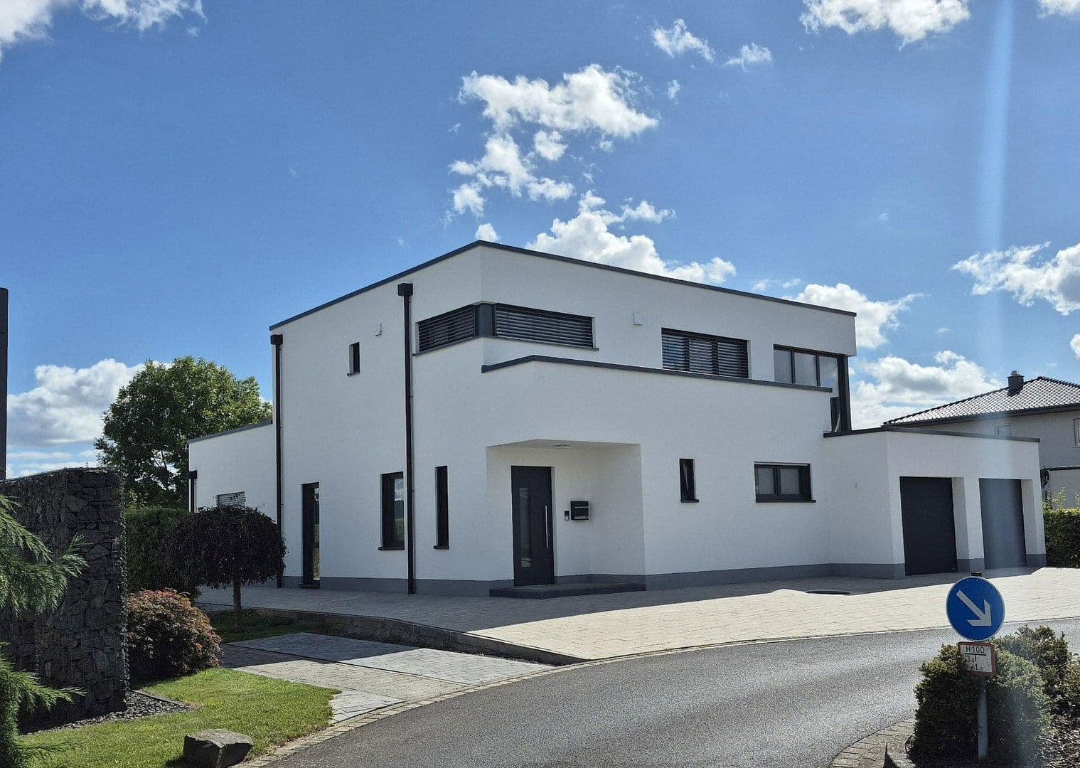 Predaj domu 244 m², pozemek 700 m², Binningen, Porýnie-Falcko Predaj domu 244 m², pozemek 700 m², Binningen, Porýnie-Falcko