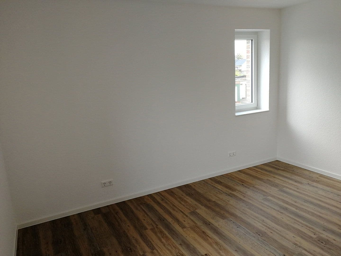 Prenájom domu 165 m², pozemek 190 m², Wunstorf, Dolné Sasko Prenájom domu 165 m², pozemek 190 m², Wunstorf, Dolné Sasko