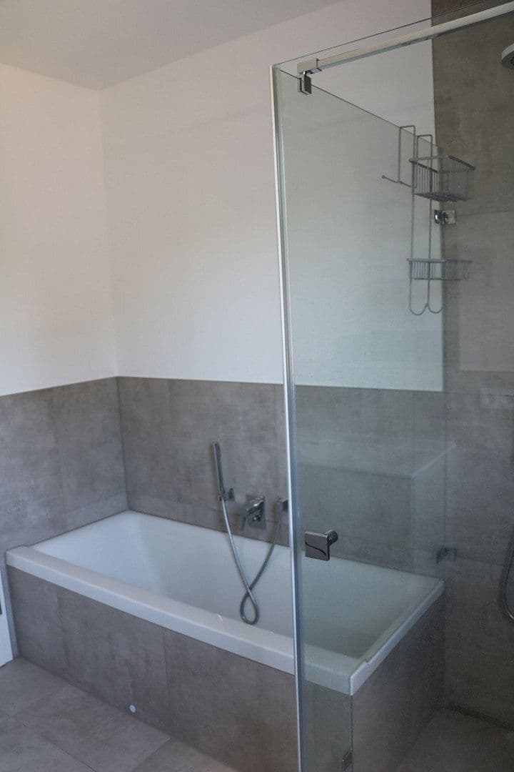 Prenájom domu 159 m², pozemek 155 m², Offenbach, Hesensko Prenájom domu 159 m², pozemek 155 m², Offenbach, Hesensko