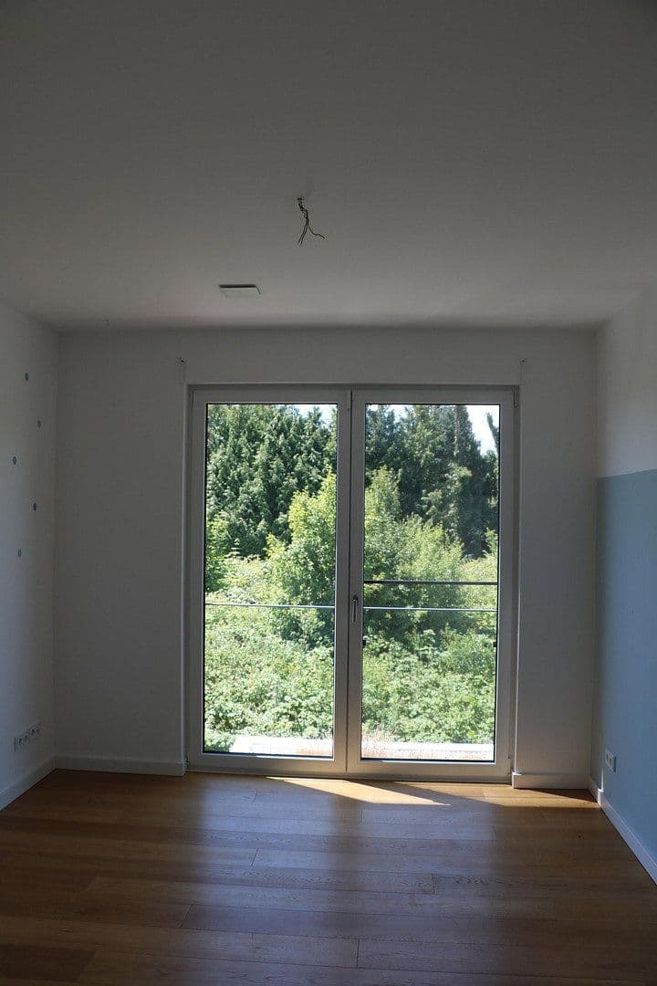 Prenájom domu 159 m², pozemek 155 m², Offenbach, Hesensko Prenájom domu 159 m², pozemek 155 m², Offenbach, Hesensko
