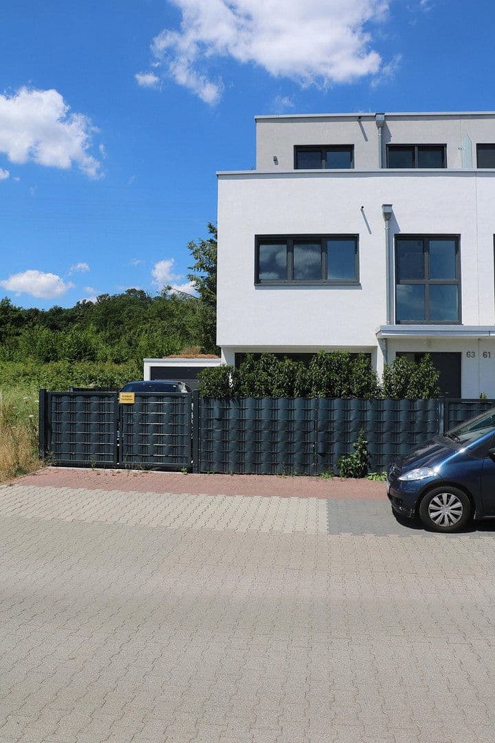 Prenájom domu 159 m², pozemek 155 m², Offenbach, Hesensko Prenájom domu 159 m², pozemek 155 m², Offenbach, Hesensko
