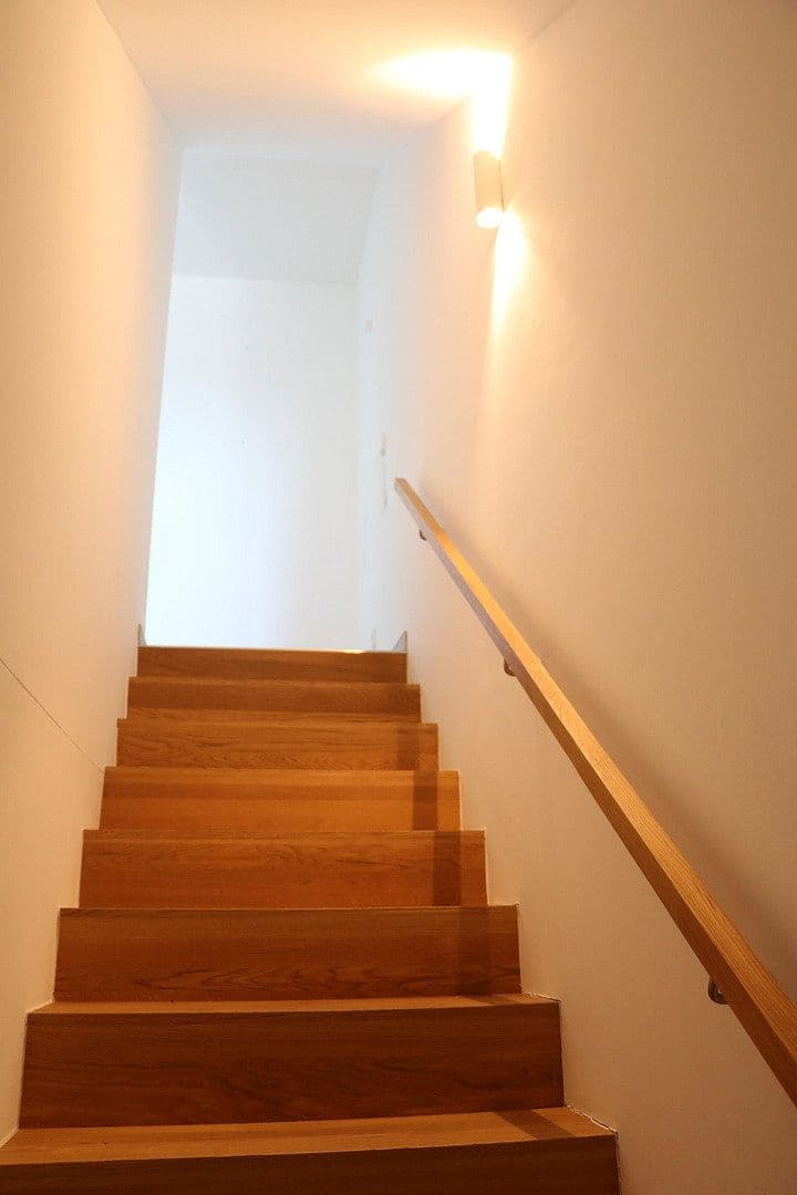 Prenájom domu 159 m², pozemek 155 m², Offenbach, Hesensko Prenájom domu 159 m², pozemek 155 m², Offenbach, Hesensko