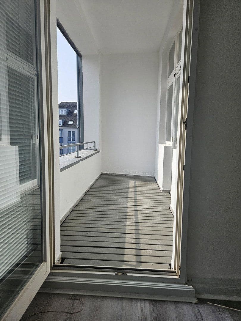 Prenájom bytu 4-izbový 150 m², Hauptstraße 67, Leverkusen Wiesdorf, Severné Porýnie - Westfálsko Prenájom bytu 4-izbový 150 m², Hauptstraße 67, Leverkusen Wiesdorf, Severné Porýnie - Westfálsko
