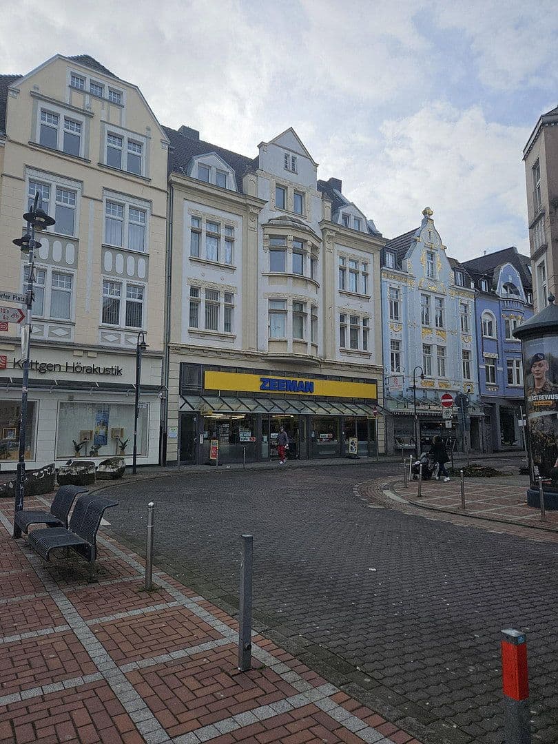 Prenájom bytu 4-izbový 150 m², Hauptstraße 67, Leverkusen Wiesdorf, Severné Porýnie - Westfálsko Prenájom bytu 4-izbový 150 m², Hauptstraße 67, Leverkusen Wiesdorf, Severné Porýnie - Westfálsko