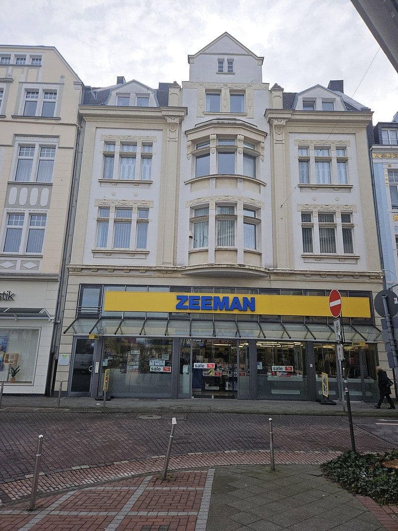 Prenájom bytu 4-izbový 150 m², Hauptstraße 67, Leverkusen Wiesdorf, Severné Porýnie - Westfálsko Prenájom bytu 4-izbový 150 m², Hauptstraße 67, Leverkusen Wiesdorf, Severné Porýnie - Westfálsko