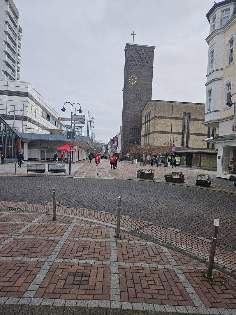 Prenájom bytu 4-izbový 150 m², Hauptstraße 67, Leverkusen Wiesdorf, Severné Porýnie - Westfálsko Prenájom bytu 4-izbový 150 m², Hauptstraße 67, Leverkusen Wiesdorf, Severné Porýnie - Westfálsko