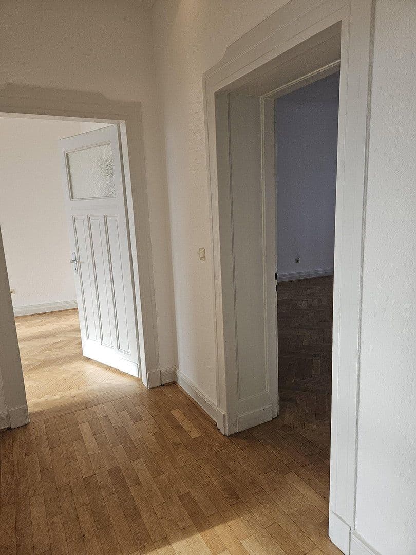 Prenájom bytu 4-izbový 150 m², Hauptstraße 67, Leverkusen Wiesdorf, Severné Porýnie - Westfálsko Prenájom bytu 4-izbový 150 m², Hauptstraße 67, Leverkusen Wiesdorf, Severné Porýnie - Westfálsko