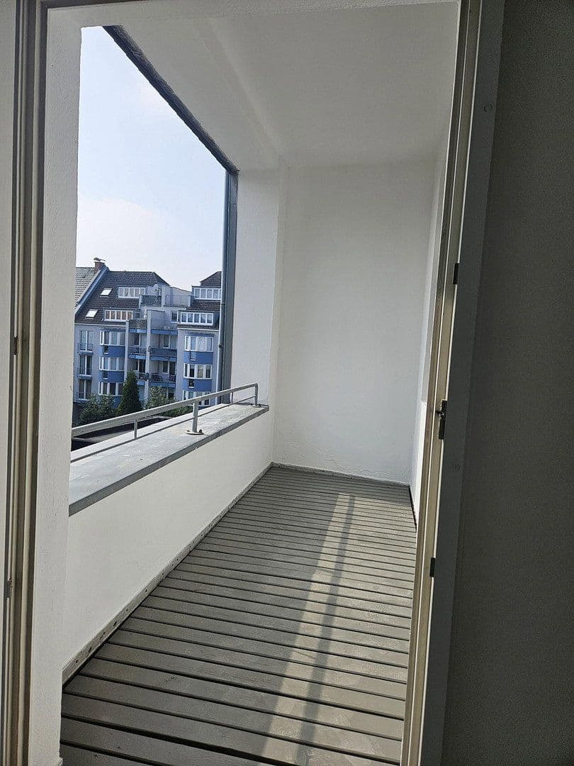 Prenájom bytu 4-izbový 150 m², Hauptstraße 67, Leverkusen Wiesdorf, Severné Porýnie - Westfálsko Prenájom bytu 4-izbový 150 m², Hauptstraße 67, Leverkusen Wiesdorf, Severné Porýnie - Westfálsko