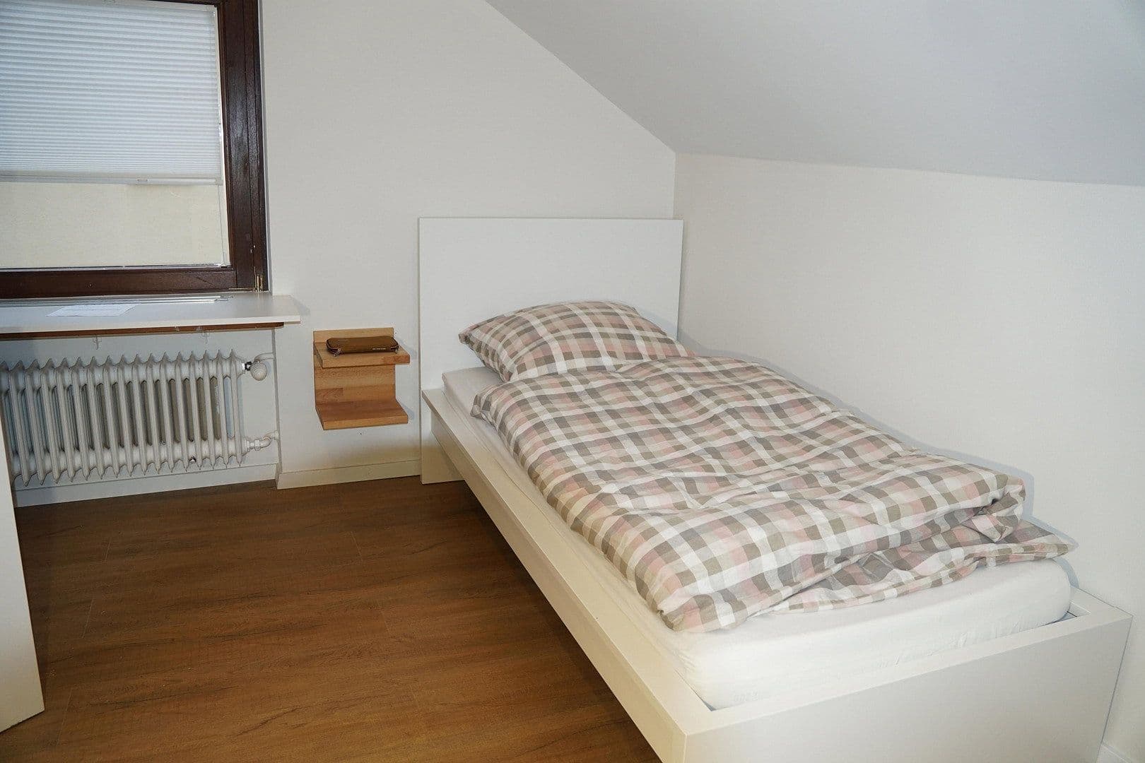 Prenájom bytu 3-izbový 96 m², Bahnhofstraße 29, Neckargemünd, Bádensko-Wurttembersko Prenájom bytu 3-izbový 96 m², Bahnhofstraße 29, Neckargemünd, Bádensko-Wurttembersko