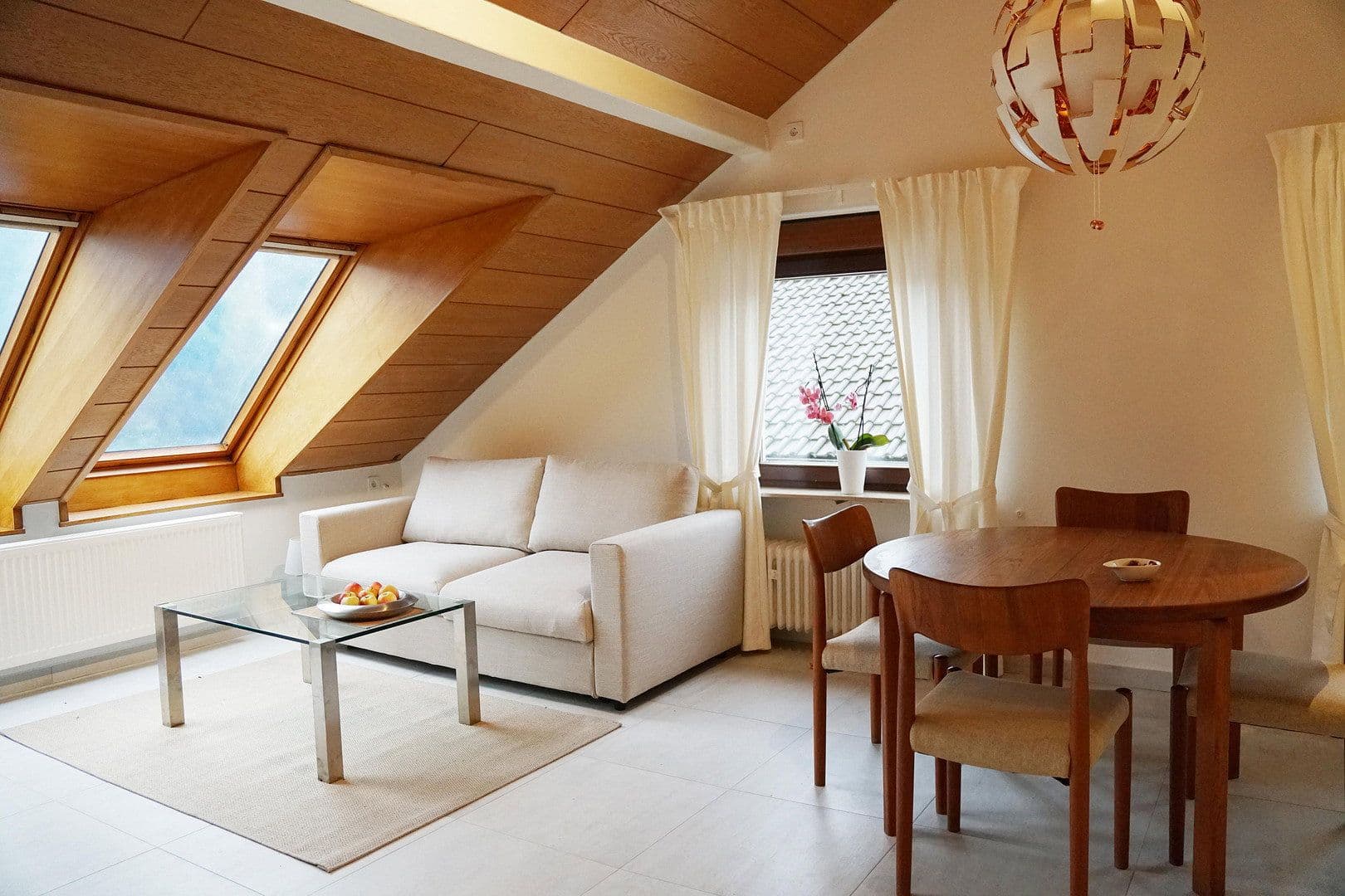 Prenájom bytu 3-izbový 96 m², Bahnhofstraße 29, Neckargemünd, Bádensko-Wurttembersko Prenájom bytu 3-izbový 96 m², Bahnhofstraße 29, Neckargemünd, Bádensko-Wurttembersko