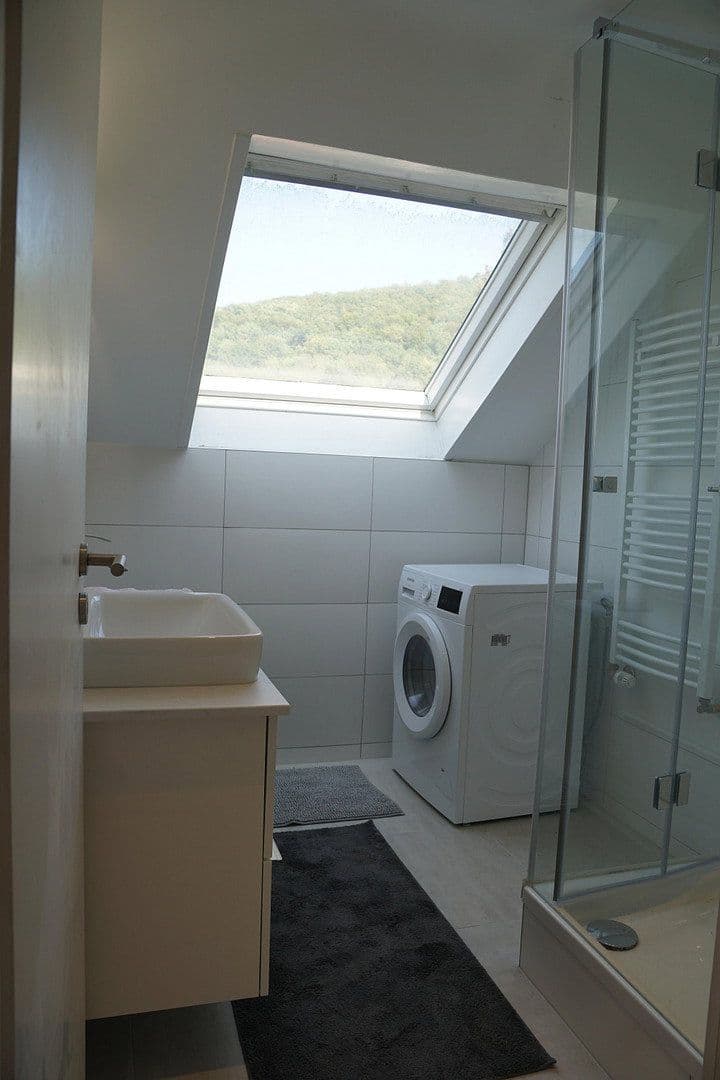 Prenájom bytu 3-izbový 96 m², Bahnhofstraße 29, Neckargemünd, Bádensko-Wurttembersko Prenájom bytu 3-izbový 96 m², Bahnhofstraße 29, Neckargemünd, Bádensko-Wurttembersko