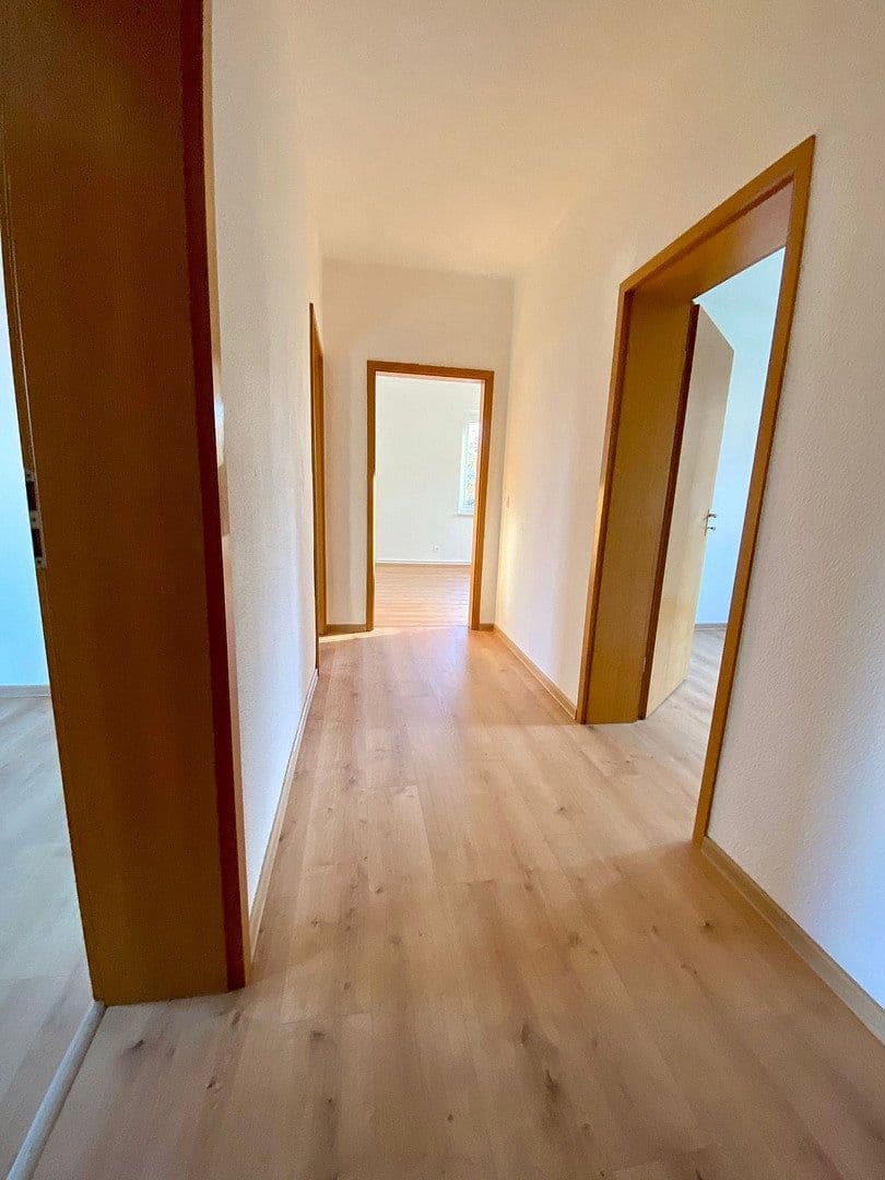 Prenájom bytu 4-izbový 76 m², Ernst-Thälmann-Straße 50, Sandersdorf-Brehna, Sasko-Anhaltsko Prenájom bytu 4-izbový 76 m², Ernst-Thälmann-Straße 50, Sandersdorf-Brehna, Sasko-Anhaltsko