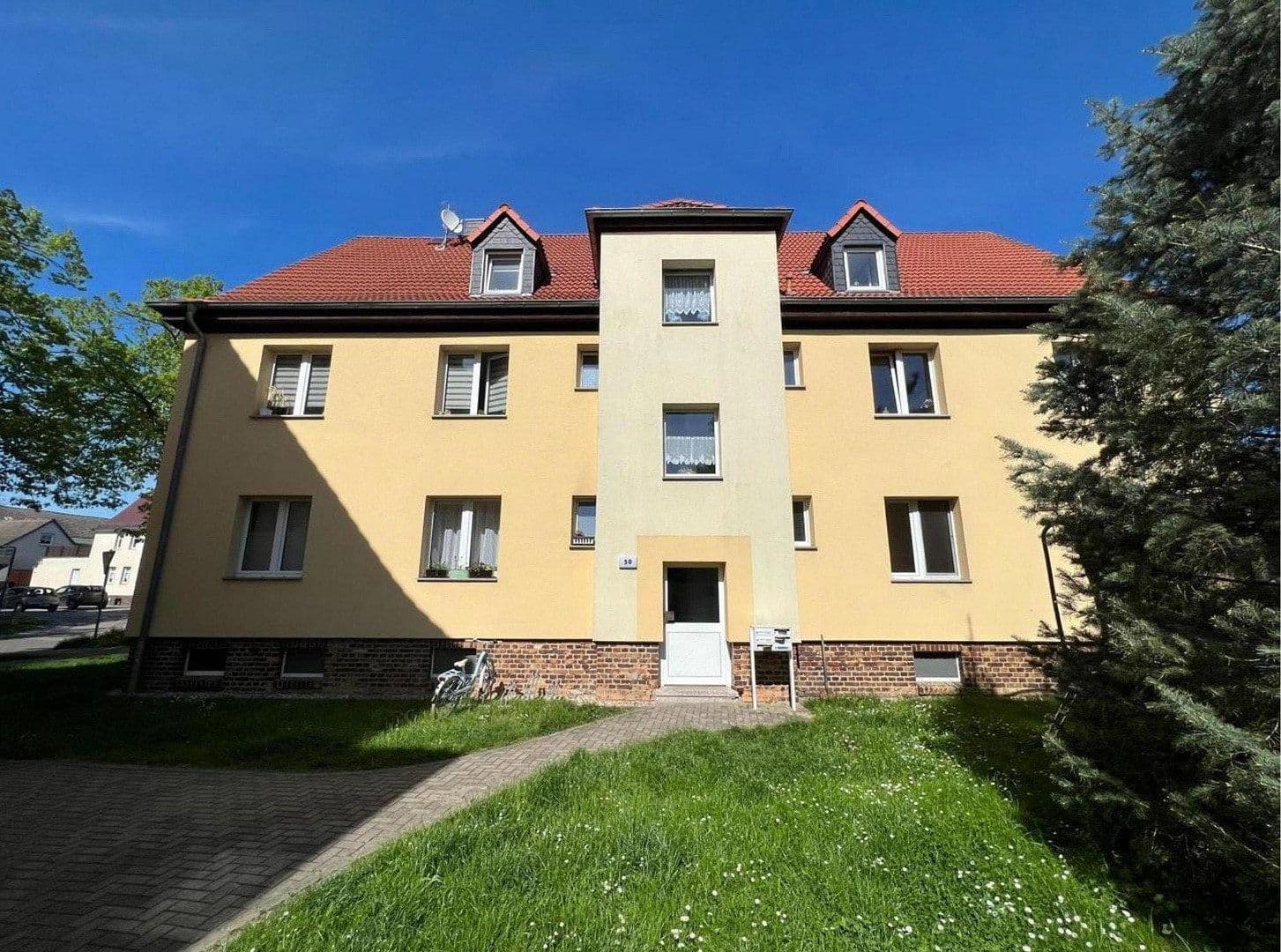 Prenájom bytu 4-izbový 76 m², Ernst-Thälmann-Straße 50, Sandersdorf-Brehna, Sasko-Anhaltsko Prenájom bytu 4-izbový 76 m², Ernst-Thälmann-Straße 50, Sandersdorf-Brehna, Sasko-Anhaltsko