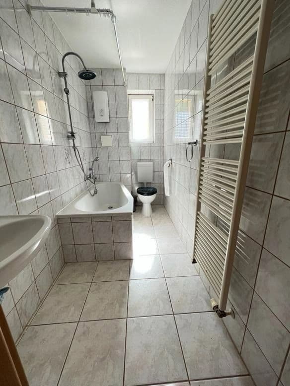 Prenájom bytu 4-izbový 76 m², Ernst-Thälmann-Straße 50, Sandersdorf-Brehna, Sasko-Anhaltsko Prenájom bytu 4-izbový 76 m², Ernst-Thälmann-Straße 50, Sandersdorf-Brehna, Sasko-Anhaltsko