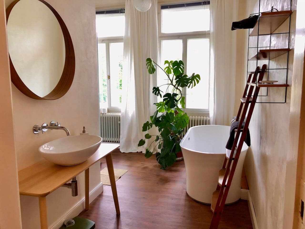 Predaj domu 370 m², pozemek 1.221 m², Bad Sachsa, Dolné Sasko Predaj domu 370 m², pozemek 1.221 m², Bad Sachsa, Dolné Sasko